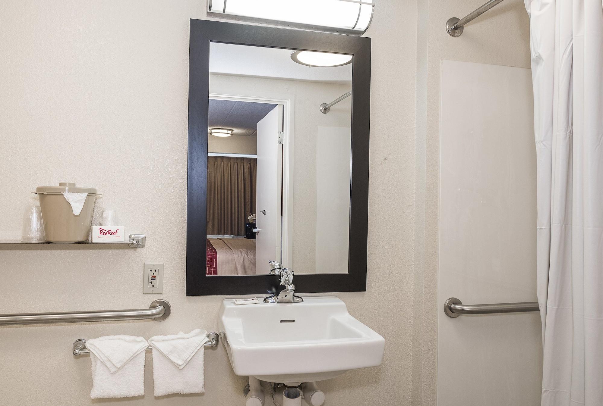 Red Roof Inn Plus + Boston - Framingham Exterior photo
