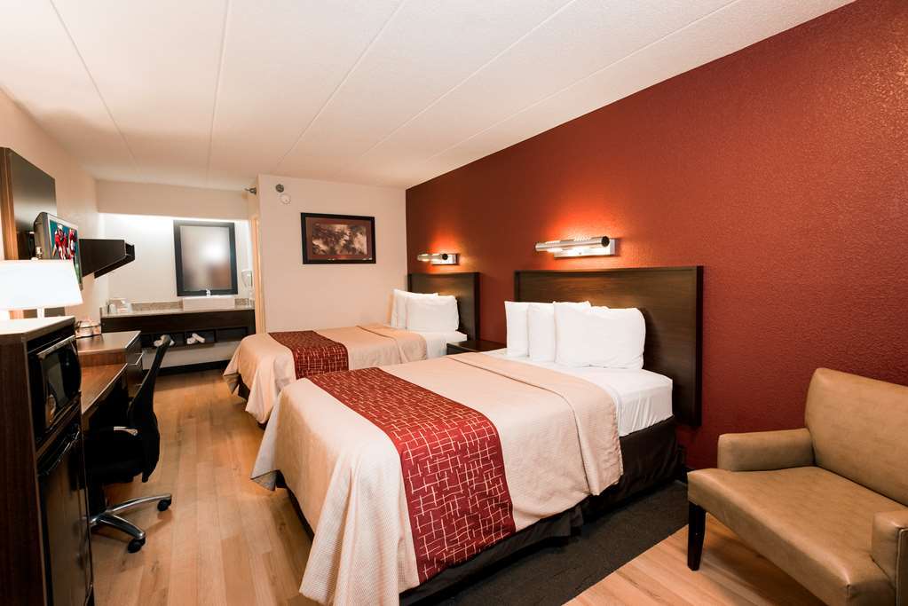 Red Roof Inn Plus + Boston - Framingham Room photo